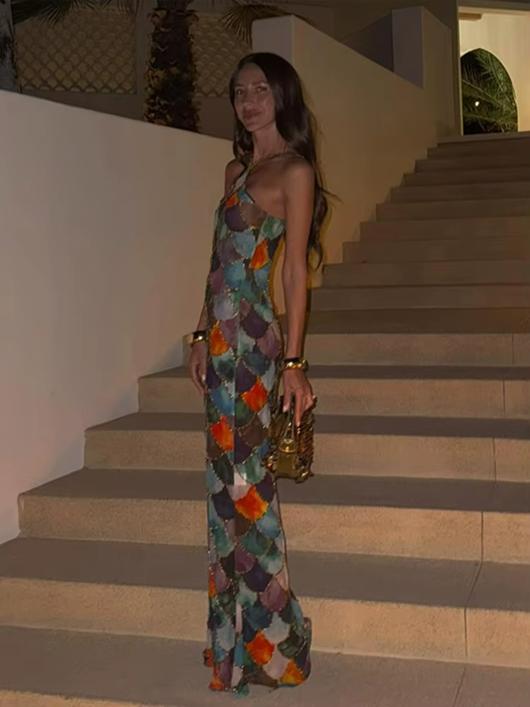 ROBE SIRÈNE LUXE – L’AUDACE EN ÉCAILLES DE COULEUR