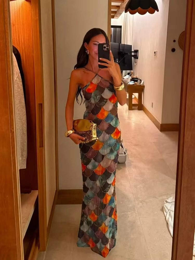 ROBE SIRÈNE LUXE – L’AUDACE EN ÉCAILLES DE COULEUR